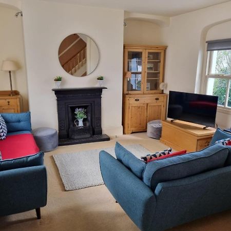 Stunning & Spacious House In Central Tenby Kültér fotó