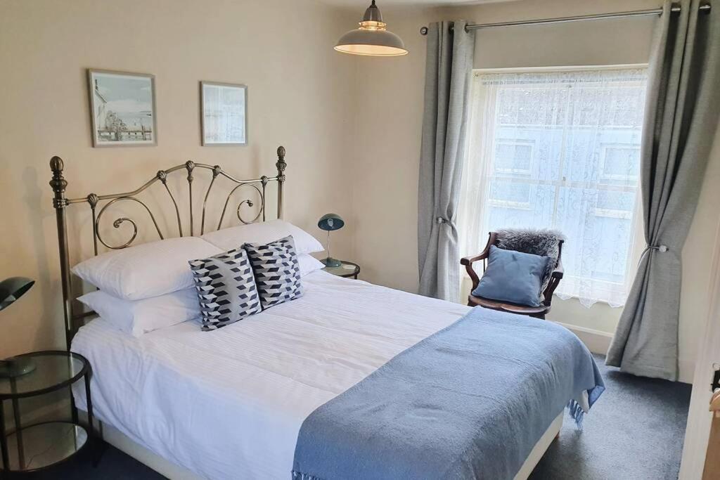Stunning & Spacious House In Central Tenby Kültér fotó