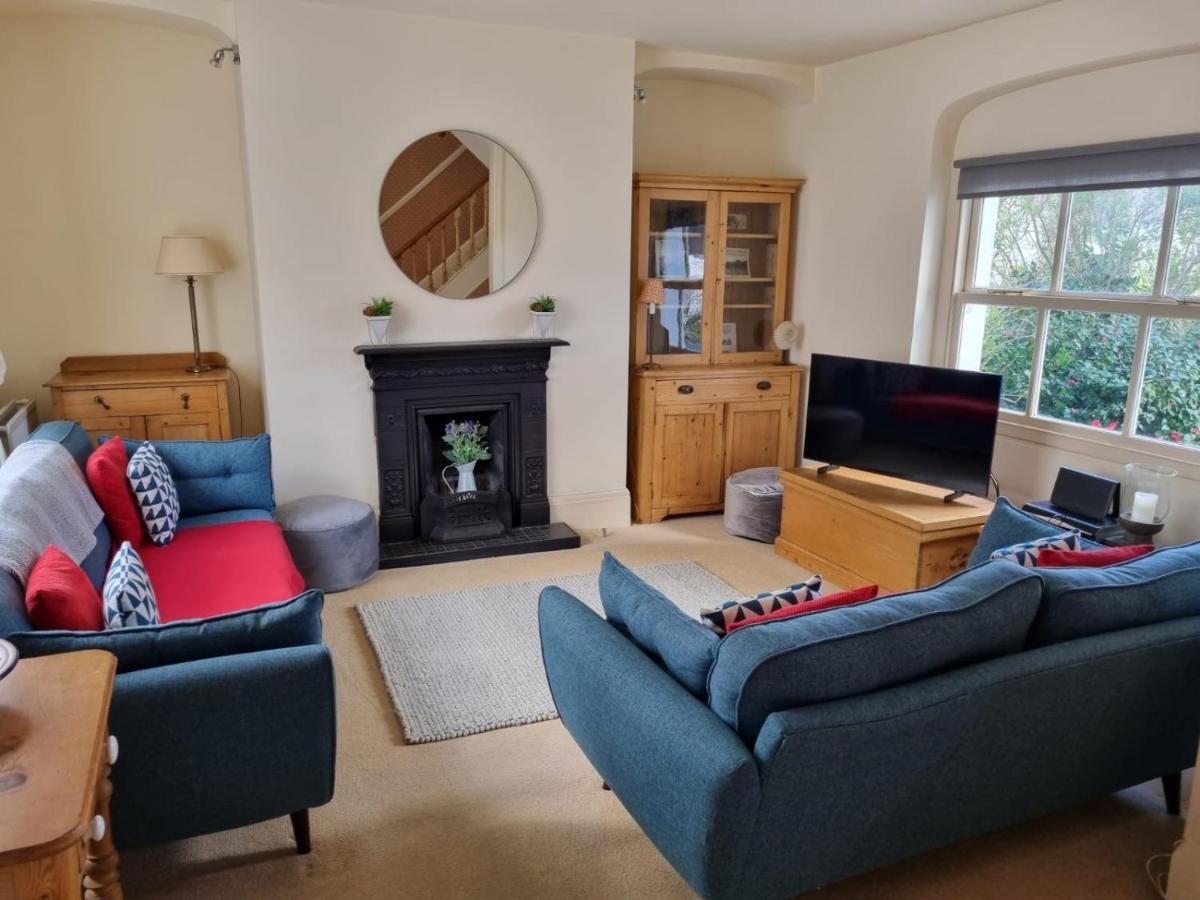 Stunning & Spacious House In Central Tenby Kültér fotó